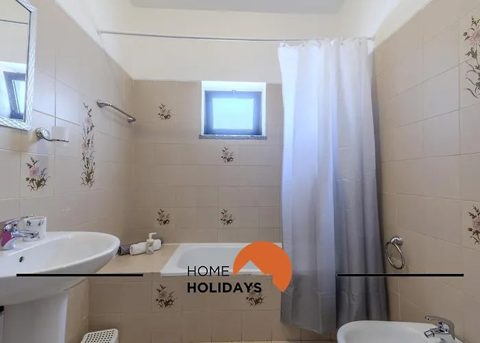 #240 House - Casa Da Balaia By Holidays