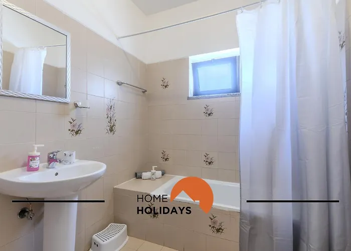 #240 House - Casa Da Balaia By Holidays * Olhos de Agua (Albufeira)